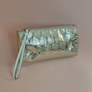 😀 EUC  Micheal kors Pouch